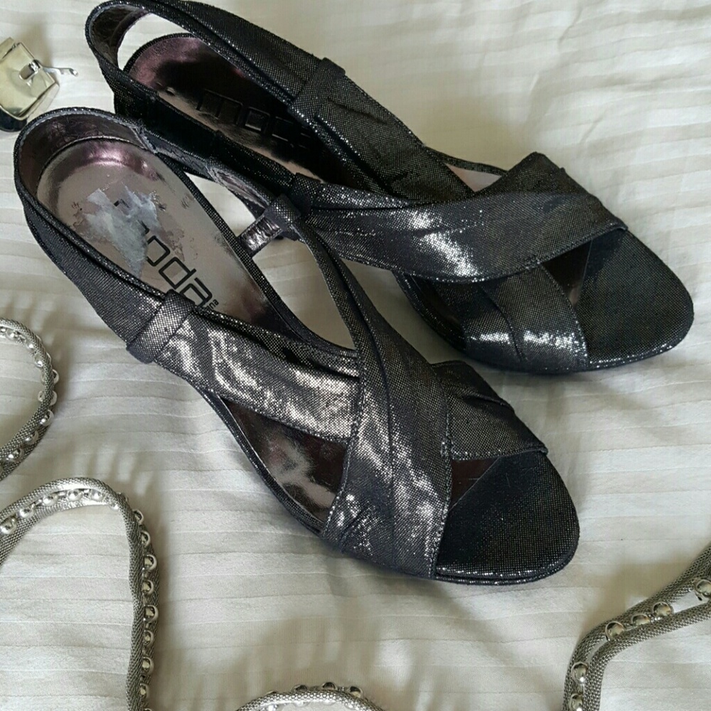 Moda black open heels